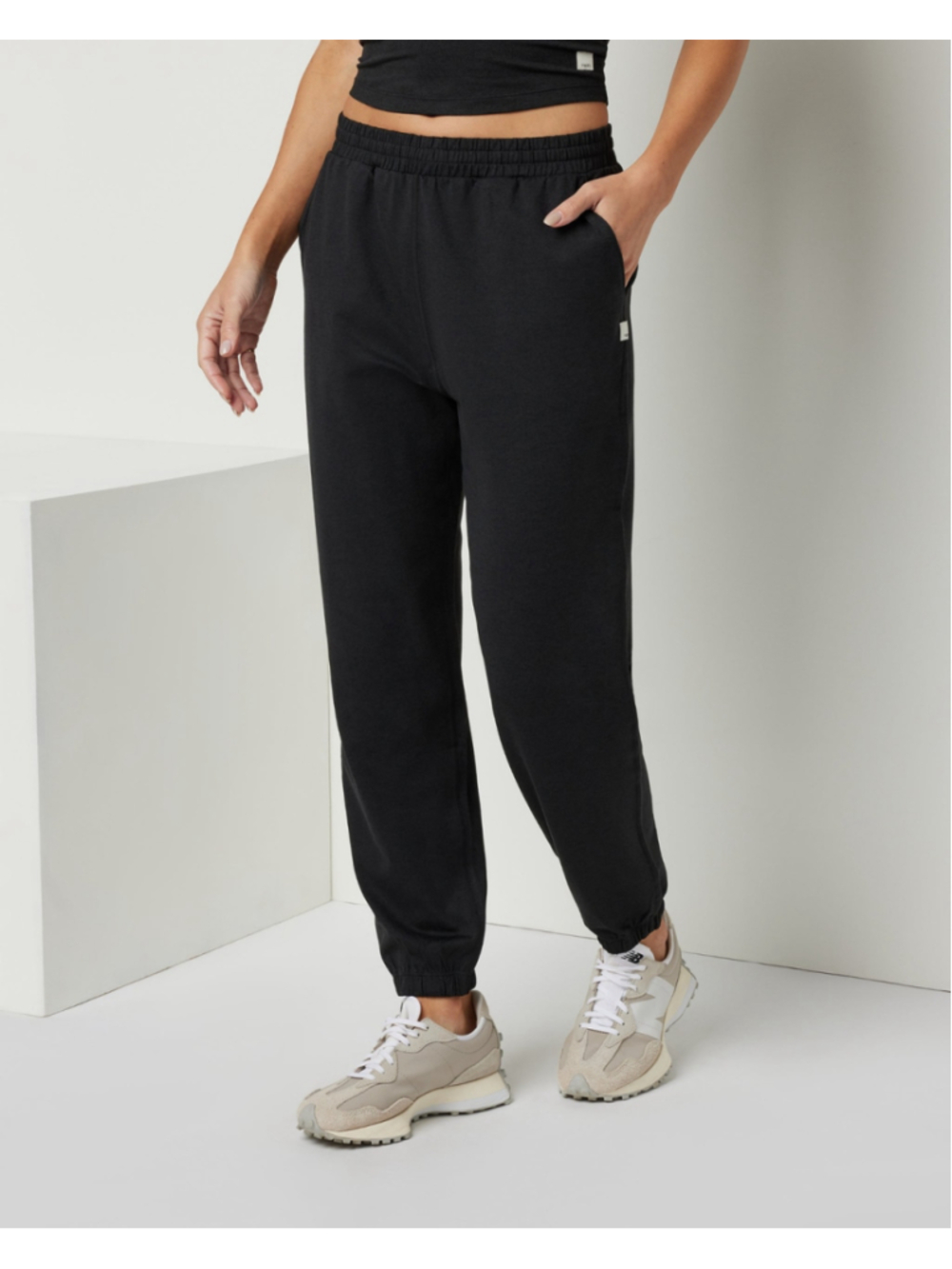 Vuori Womens Boyfriend Jogger Size S Black Soft Dreamknit
